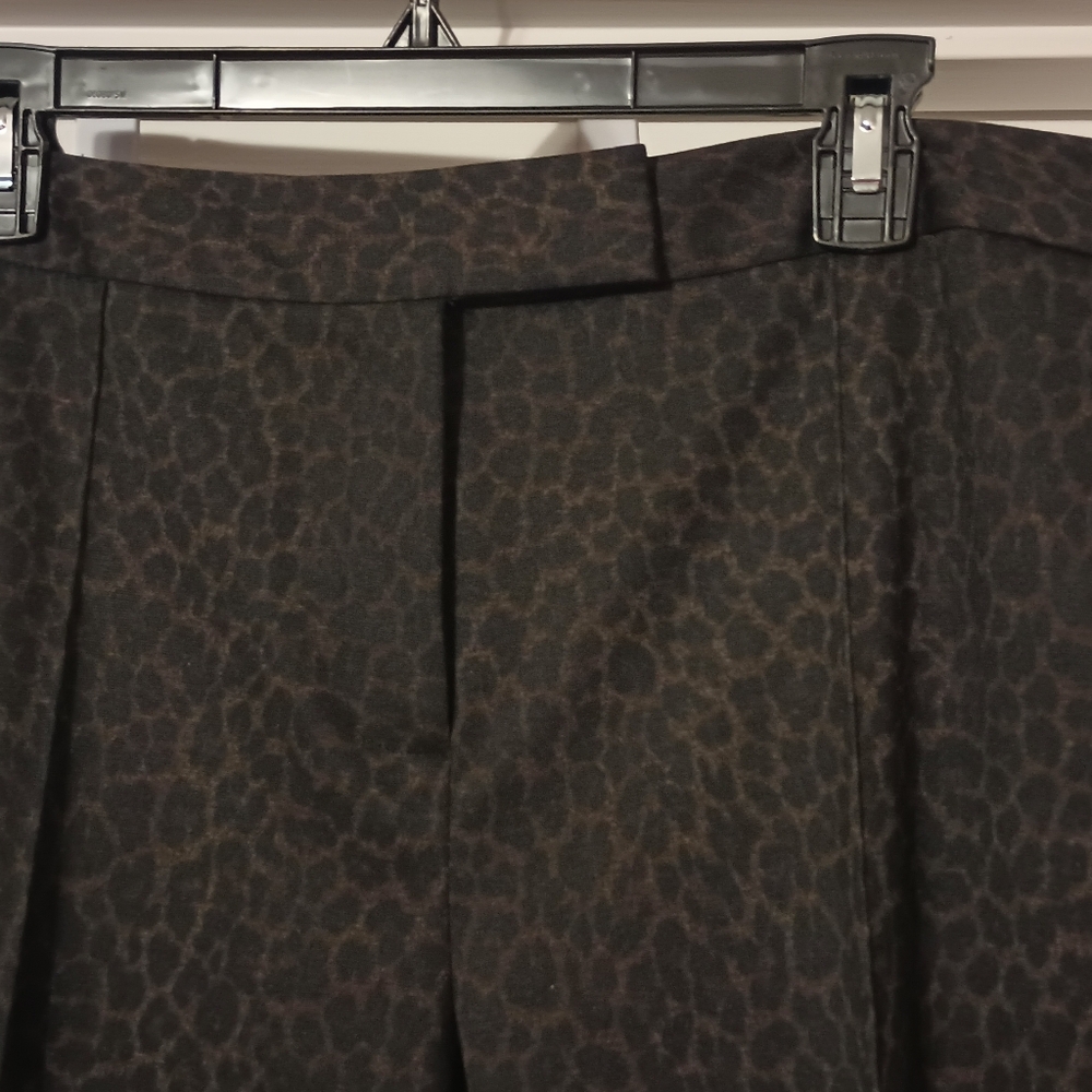Tahari Dark Leopard Print Pants 16